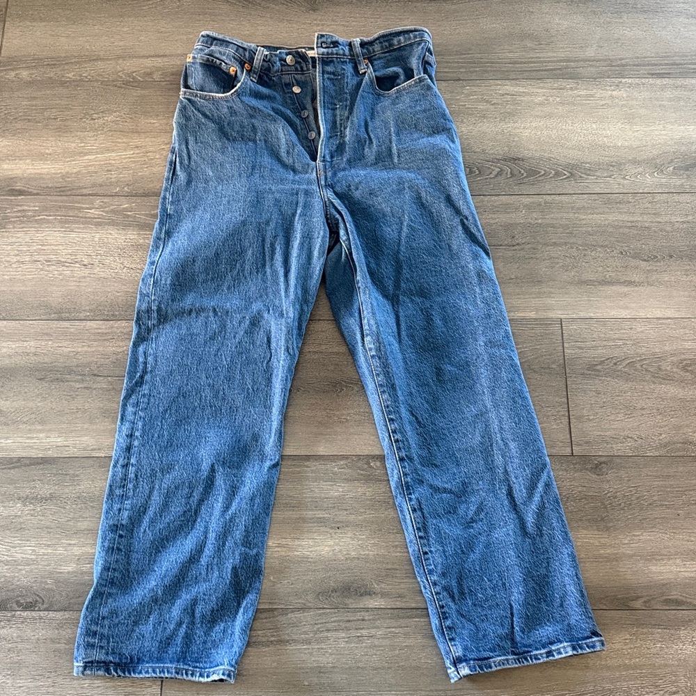 Levi’s size 30 ribcage straight jeans